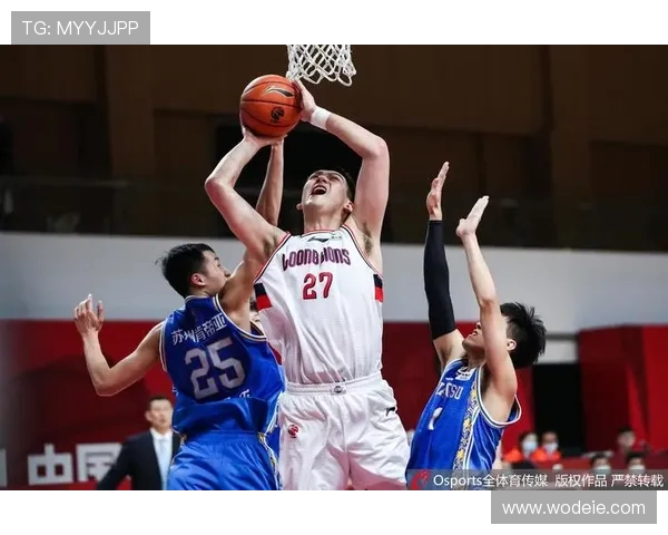 郭凯半场高效出战十三分钟四投三中贡献六分四篮板助力球队掌控内线节奏 郭凯半场高效出战十三分钟四投三中贡献六分四篮板助力球队掌控内线节奏